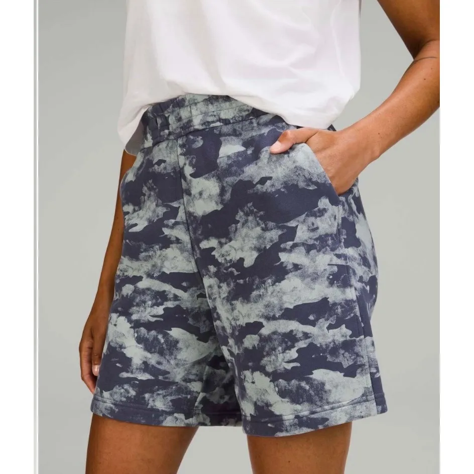 Lululemon Loungeful High-Rise Short 7" Heritage Camo‎ Wash WP Blue Multi Size 16 - Image 2