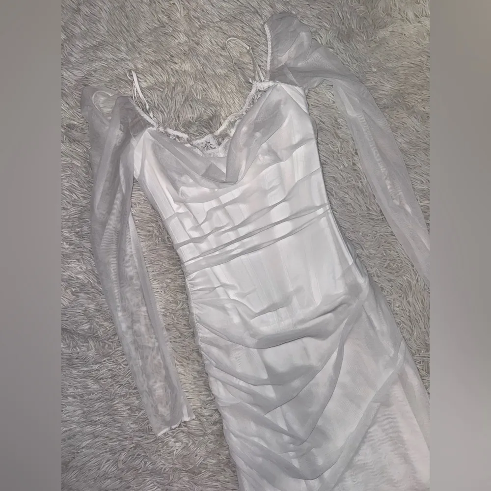 NWOT HOUSE OF CB 'Katarina' White Corset Long Sleeves Maxi Dress sz S plus cup - Image 6