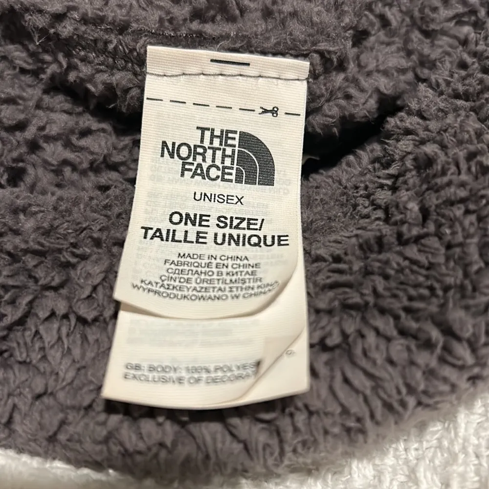 North Face fleece hat - Image 3
