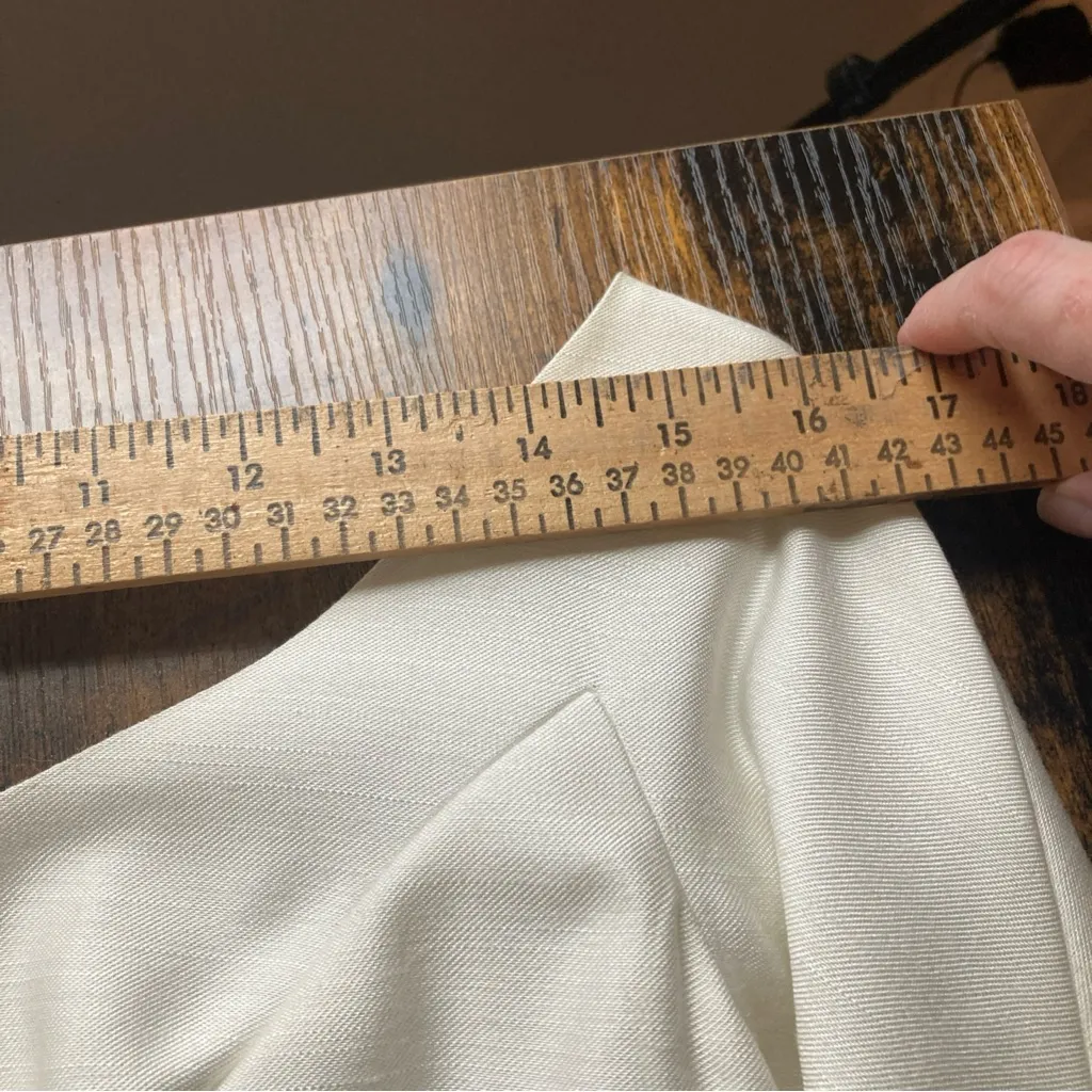 Vintage 1950’s Short Sleeved Ivory Linen Wedding Bridal Dress With Train - Image 13