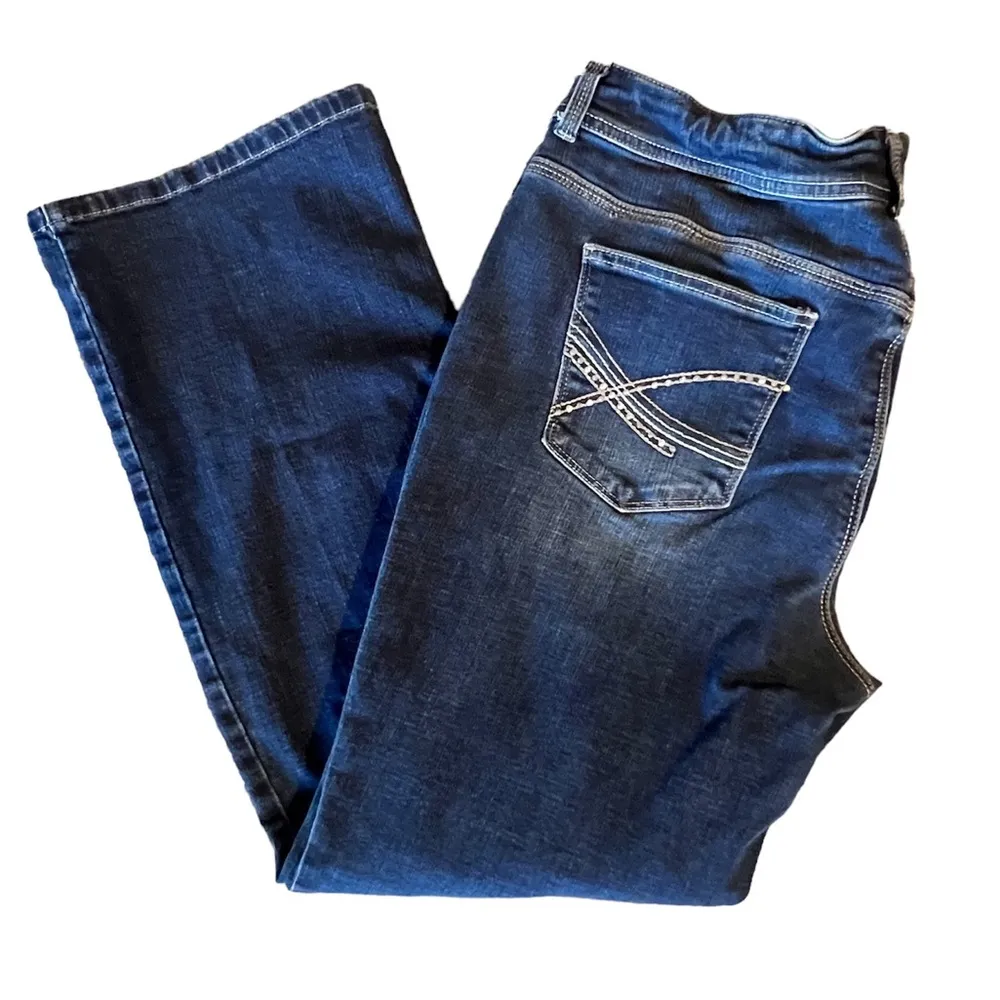 Chico's  So Slimming Jeans Sz 2.5/Lg/14 Short Dark Wash Flared Leg Stretch ExCond - Image 2