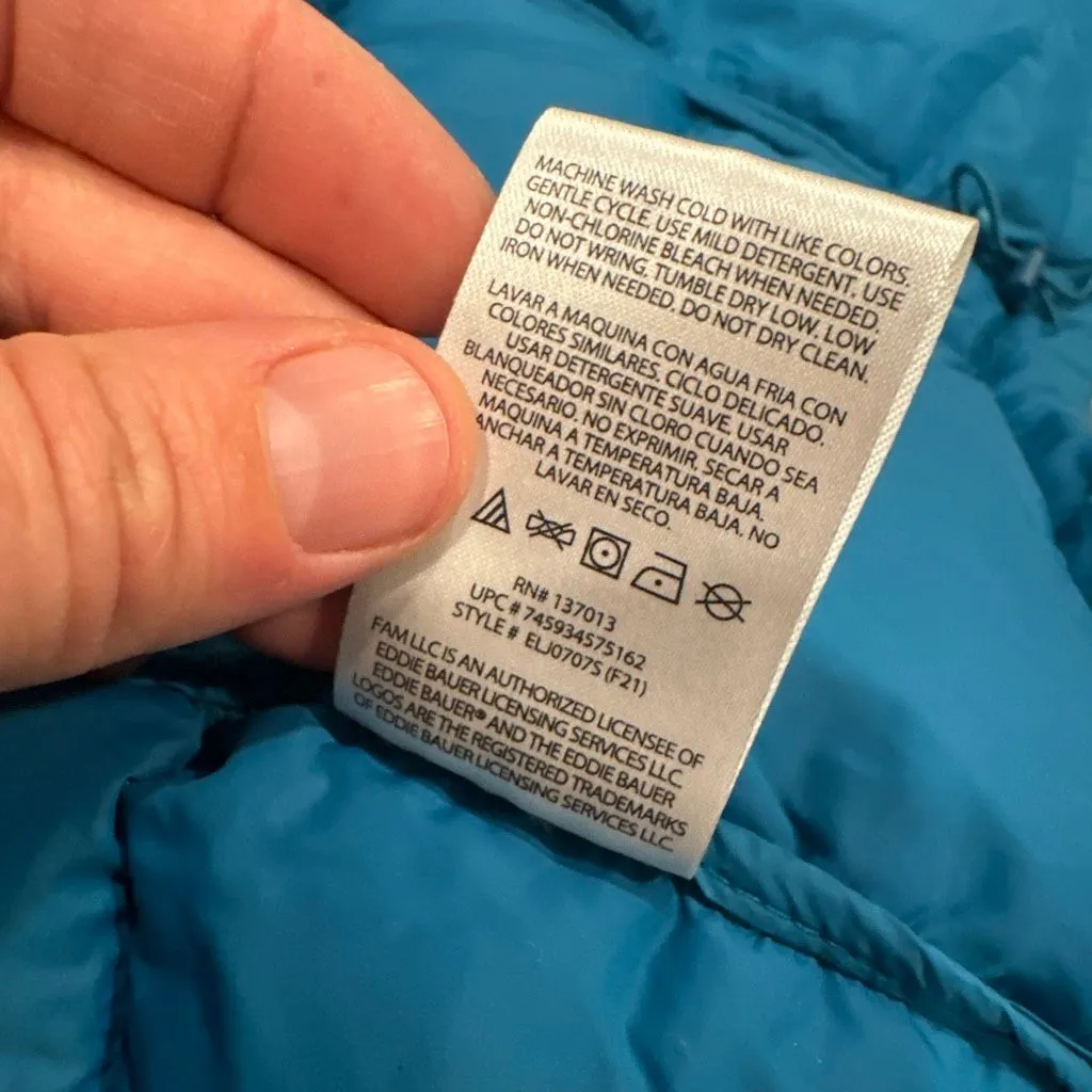 Eddie Bauer down puffer jacket with hood size medium - Image 6