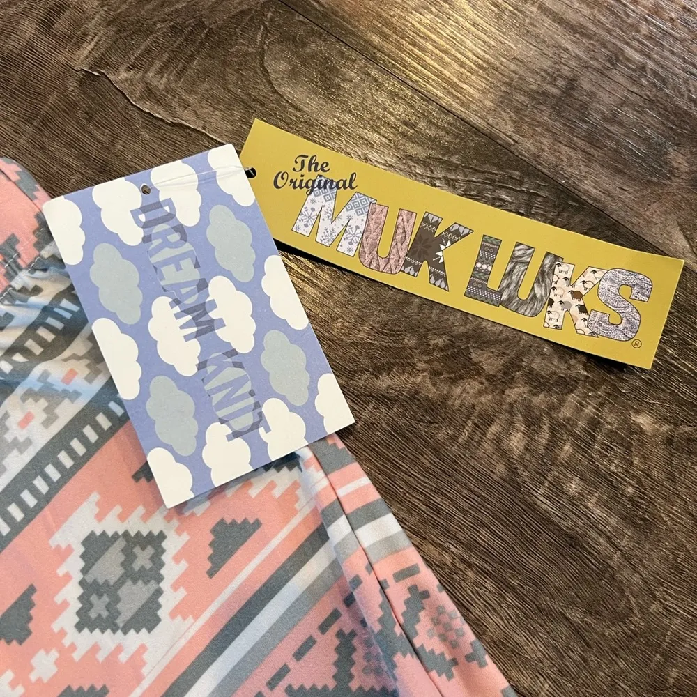 NWT Muk Luk Geometric Soft Leggings Size L - Image 3