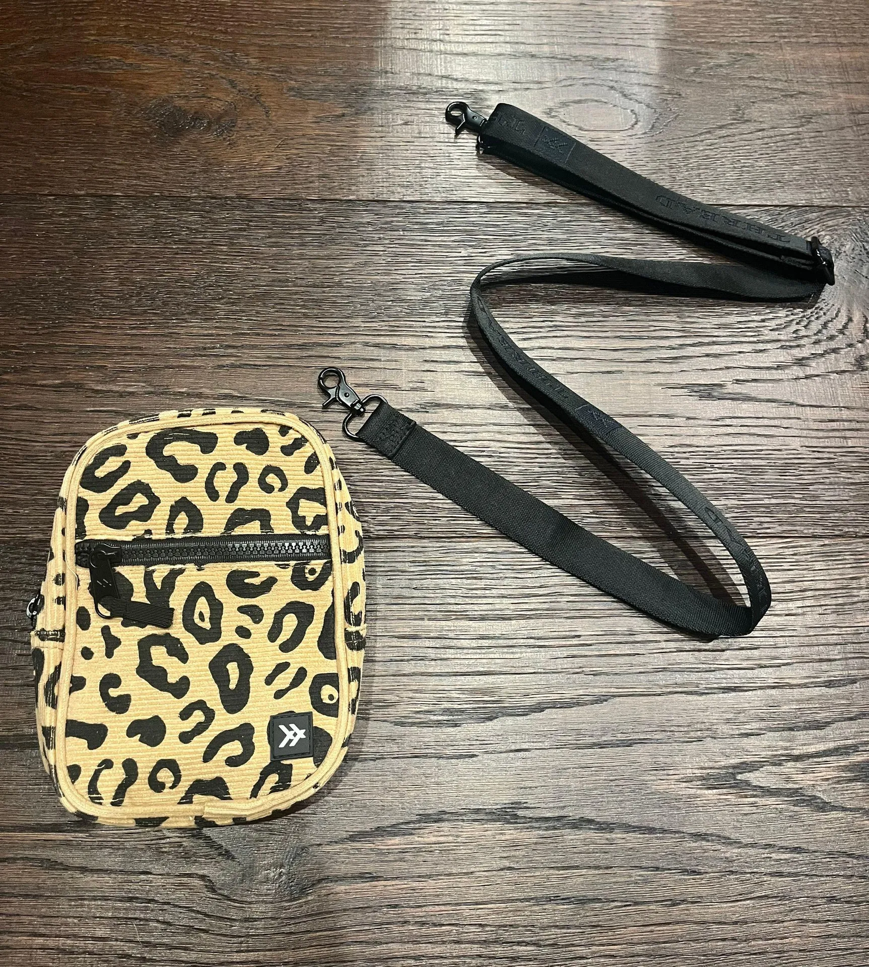 Thread Wallets Thread crossbody cheetah print bag - Image 10