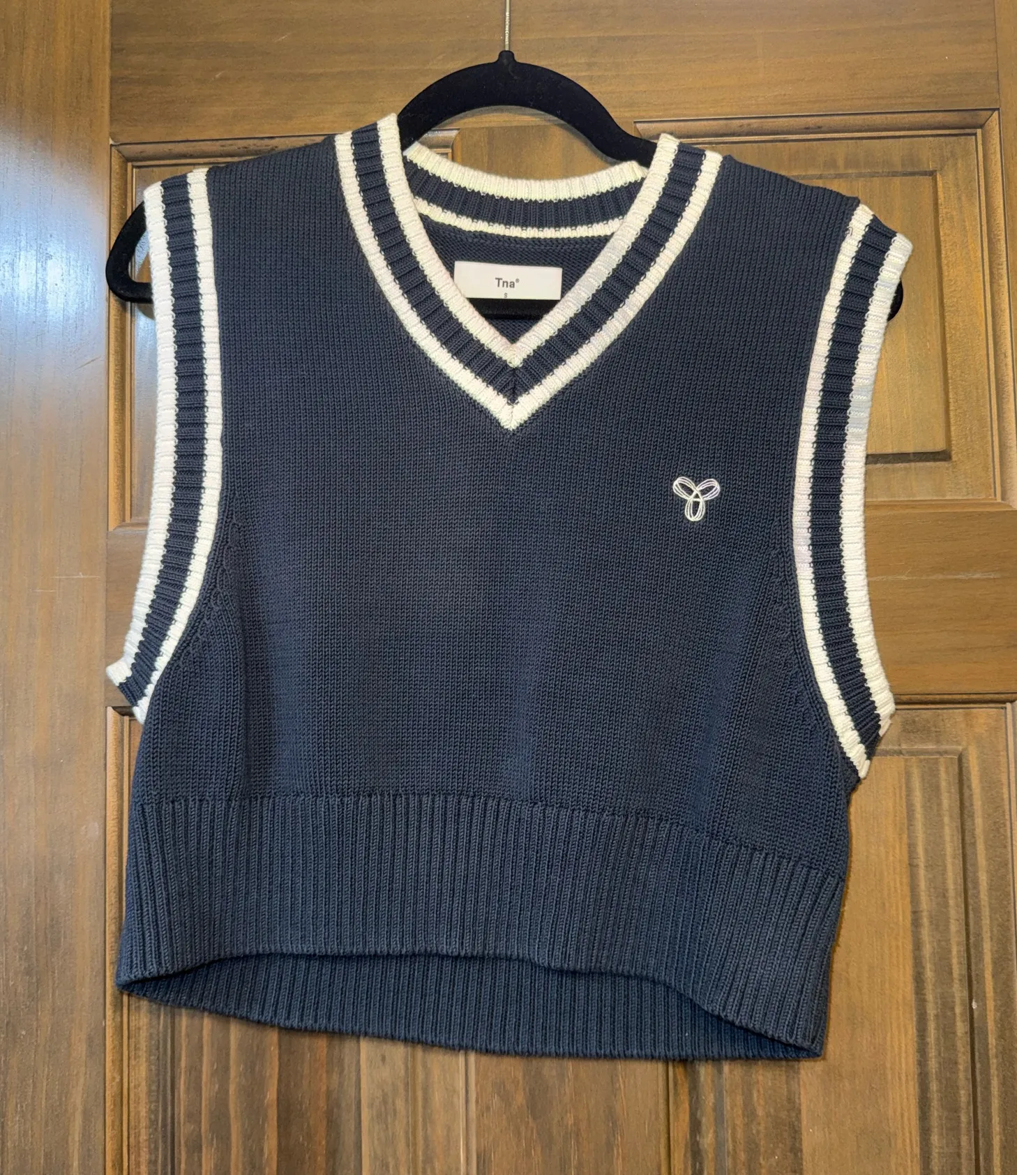 Aritzia TNA Marcy Cropped Sweater Vest - Image 2