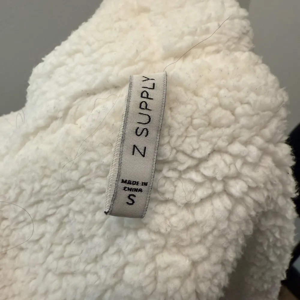 Gray and White Open Front Cardigan - Image 4