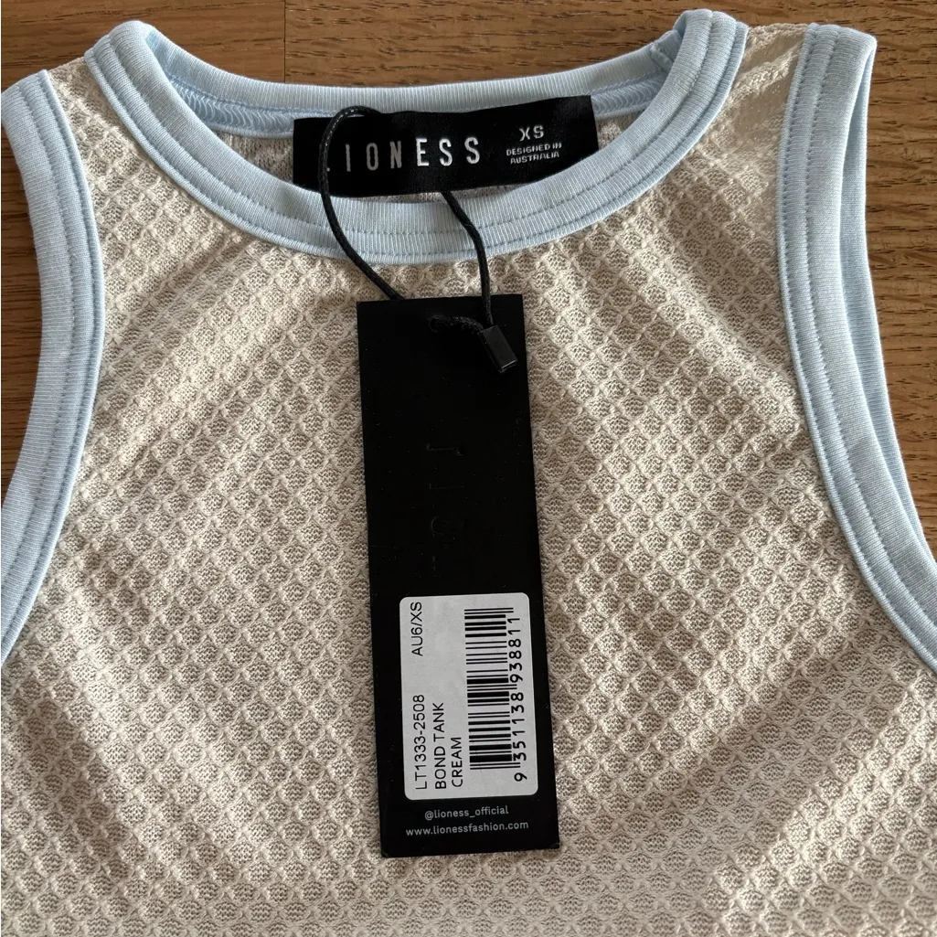 Lioness tank top - Image 2