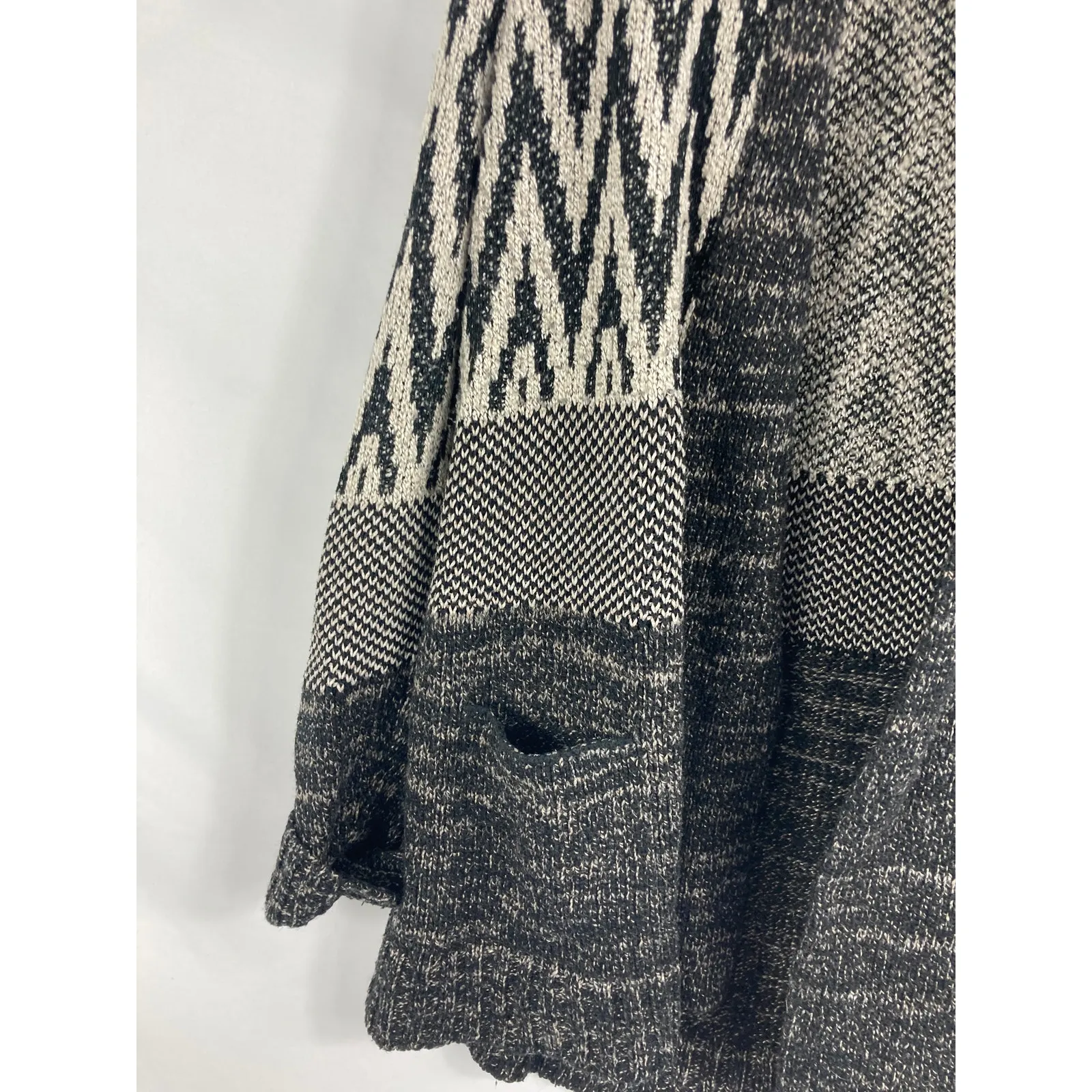 Lucky Brand Patterned Black White Knit Cardigan Size Medium - Image 4