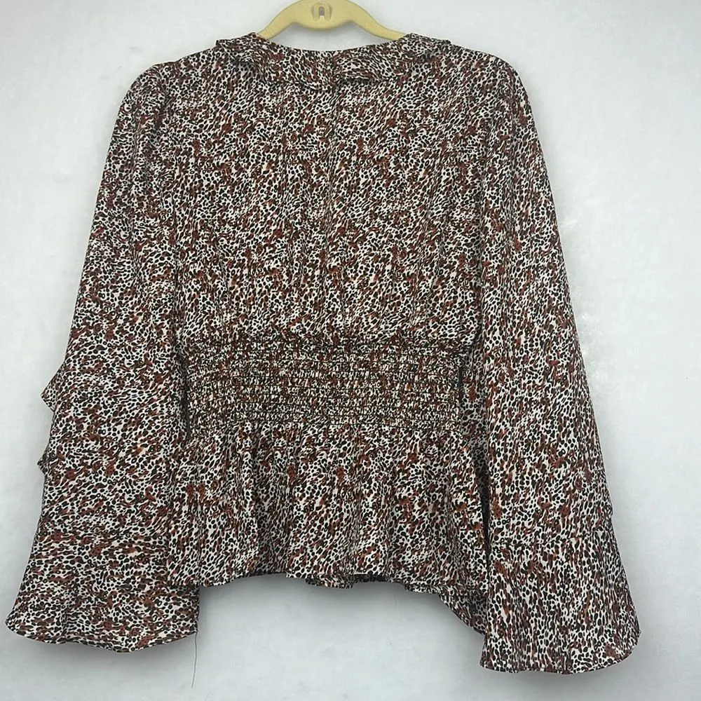 V-Neck Floral Print Flattering Accented Neck line Bell Sleeves Sz S - Image 5