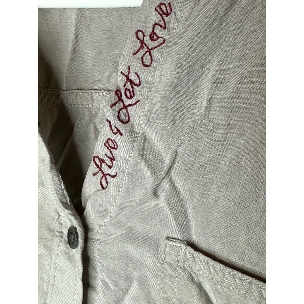 Rock & Republic ‘Live & Let Love” Grey Maroon Embroidery Button Up Blouse Size M - Image 8