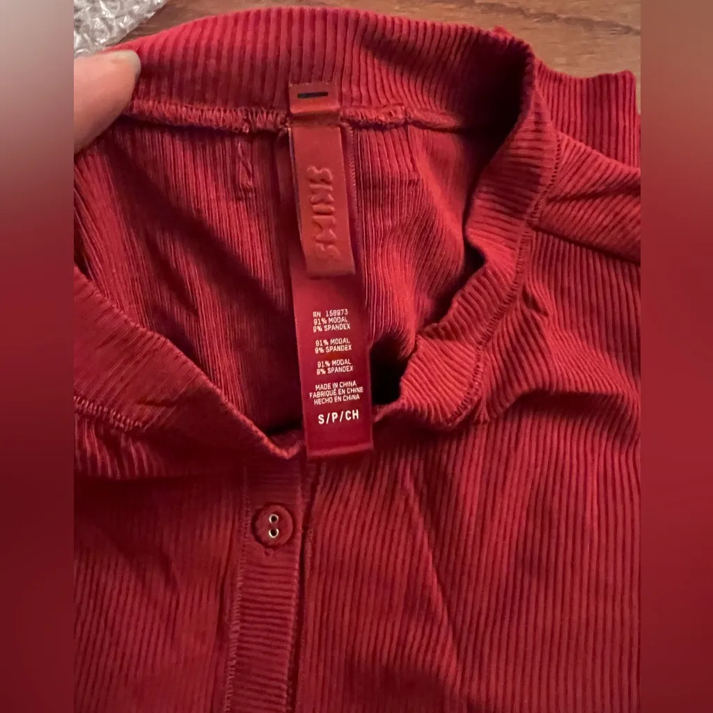 Skims Soft Lounge Henley Onesie S BRICK - Image 6