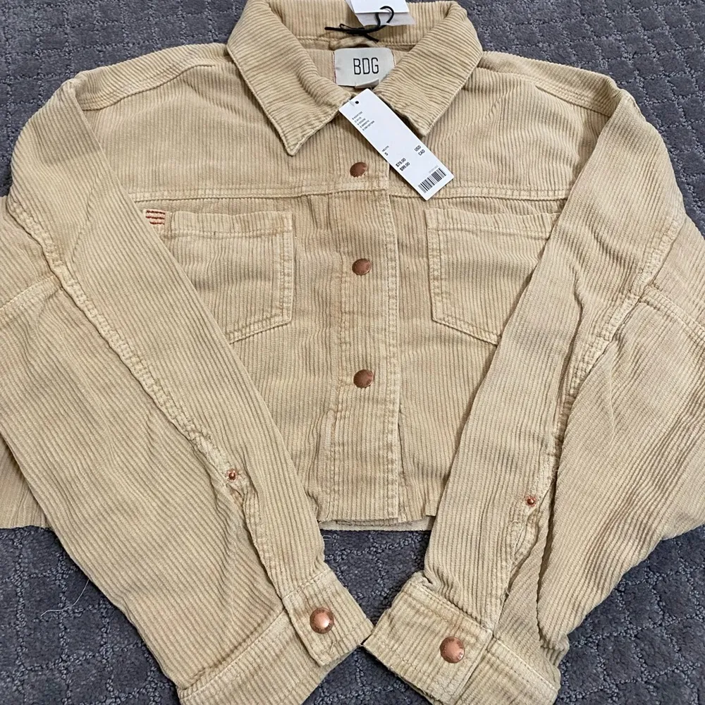 BDG Brooklyn Corduroy Crop Jacket NWT Size S - Neutral - Image 7