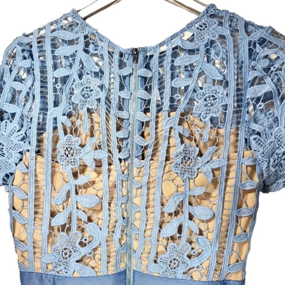 Lace Crew Neck Short Sleeve Lined Midi Dress in Baby Blue Size M - Image 5