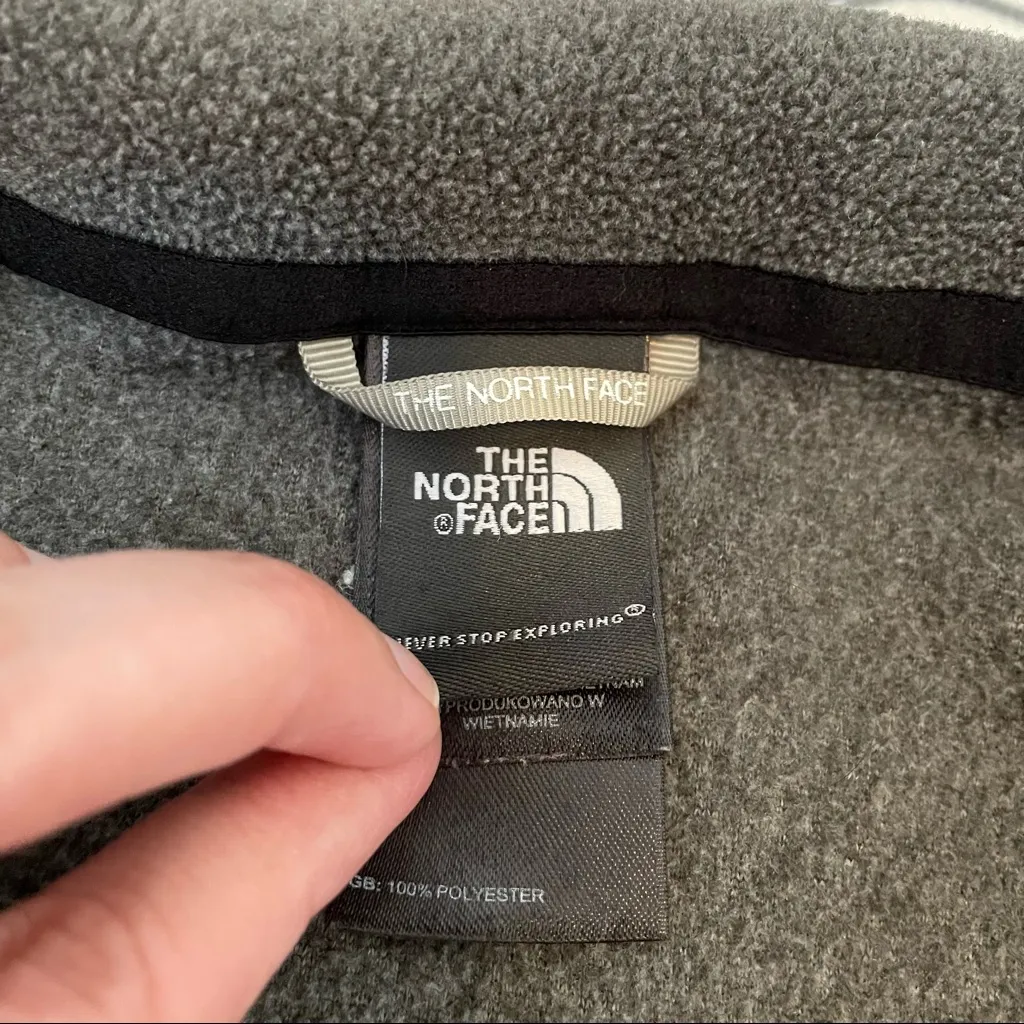 The North Face Grey Fleece Pullover EUC Size L - Image 4