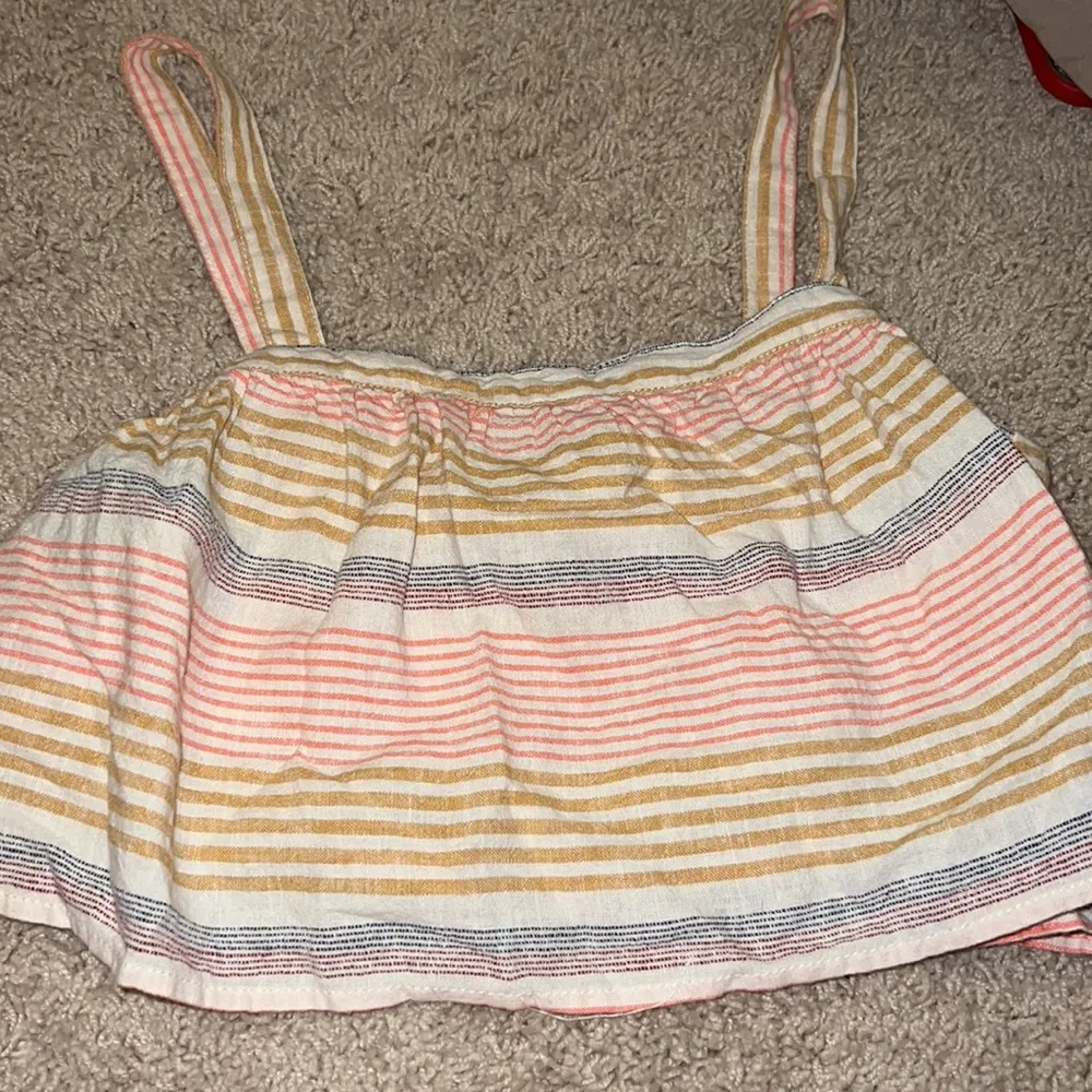 Adorable never worn summer crop top - Image 3