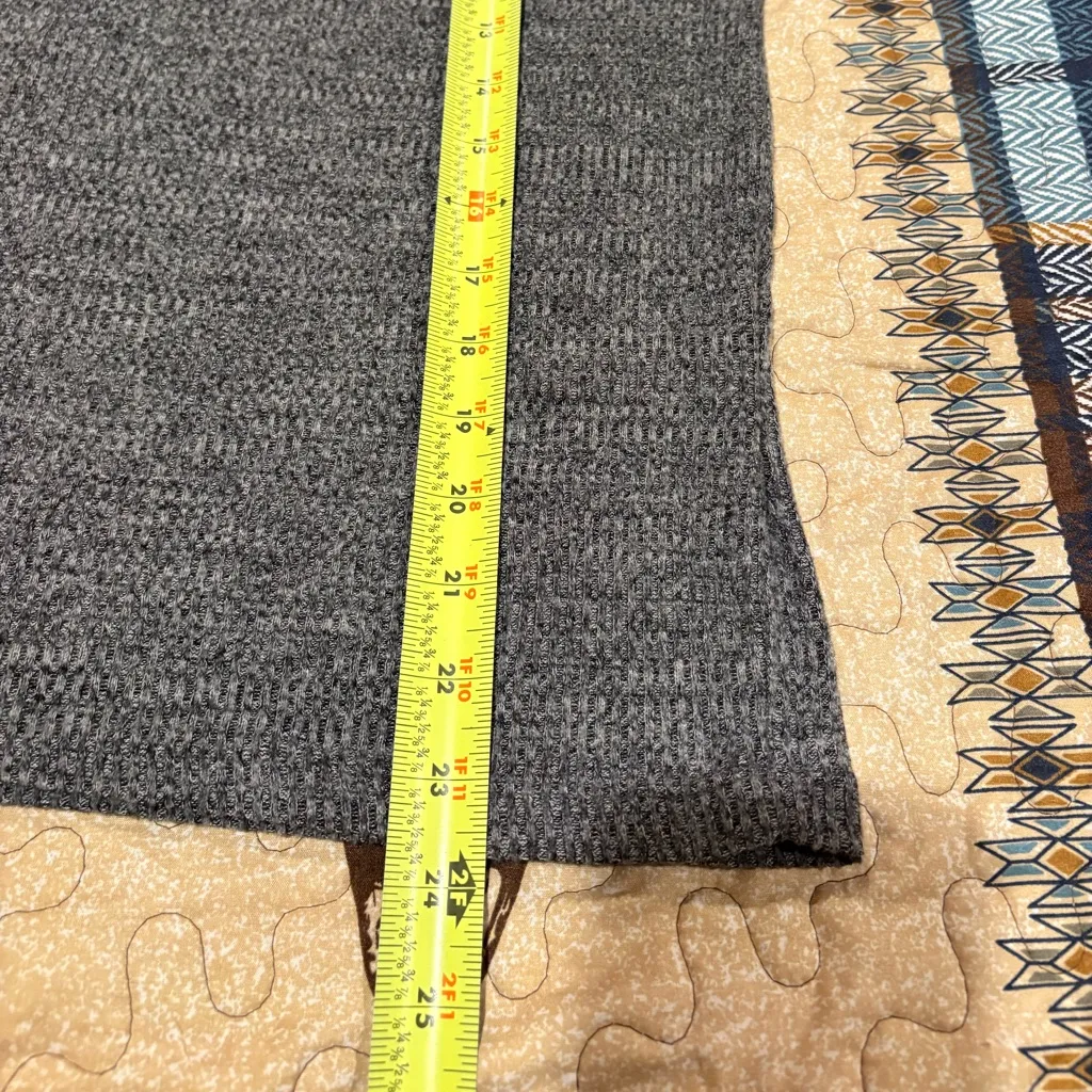 Lucky Brand grey V-neck, long-sleeved, "cloud knit"/"brushed knit" tunic Wmns M - Image 8