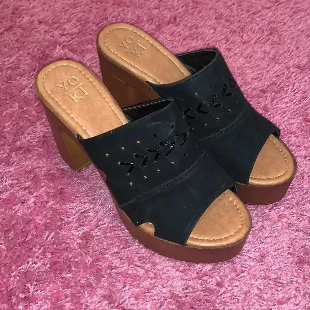YOKI Platform Chunky Heels Size 10 - Image 3
