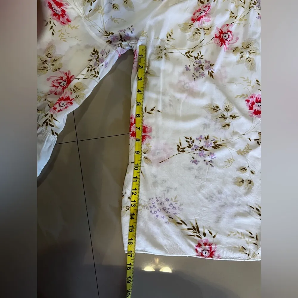 Fever Women's Top Size‎ M Multicolored Floral Round Neck Ruffle slevees White Size M - Image 12