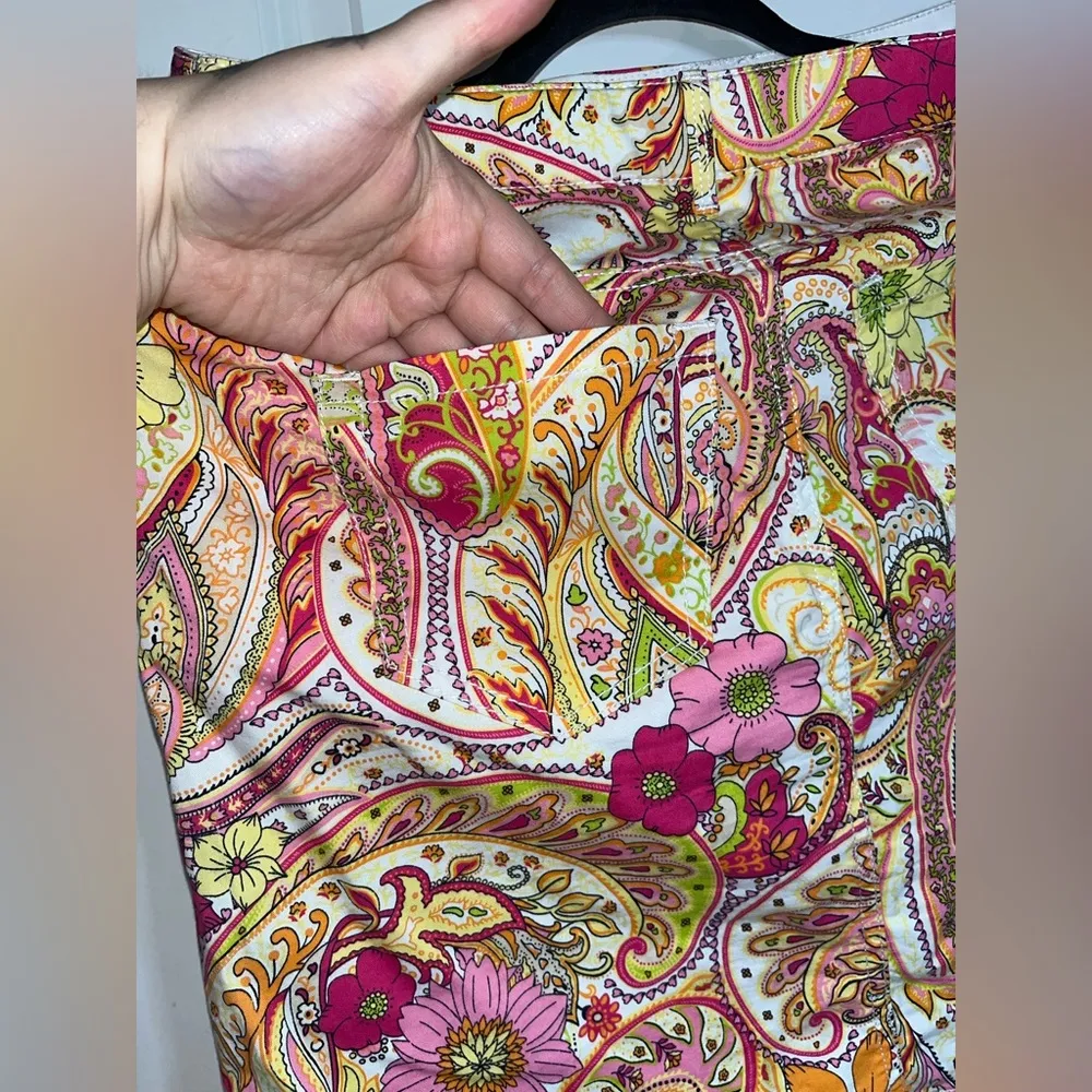 Croft & Barrow Classic Fit Stretch Cotton Pink Paisley Neon Floral Skort Size 4 - Image 6