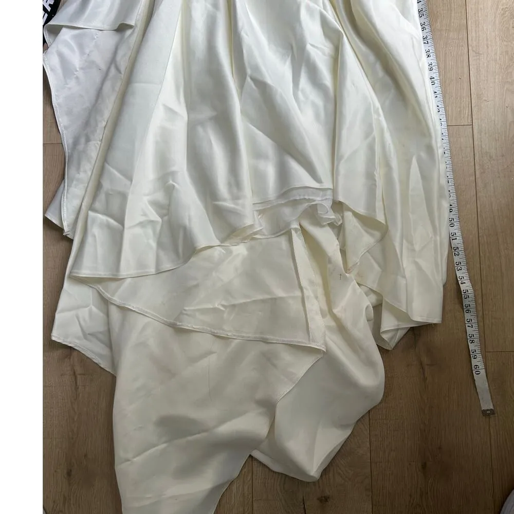 Beautiful Strapless Fit & Flare Wedding Dress + Veil Size XS White - Image 10