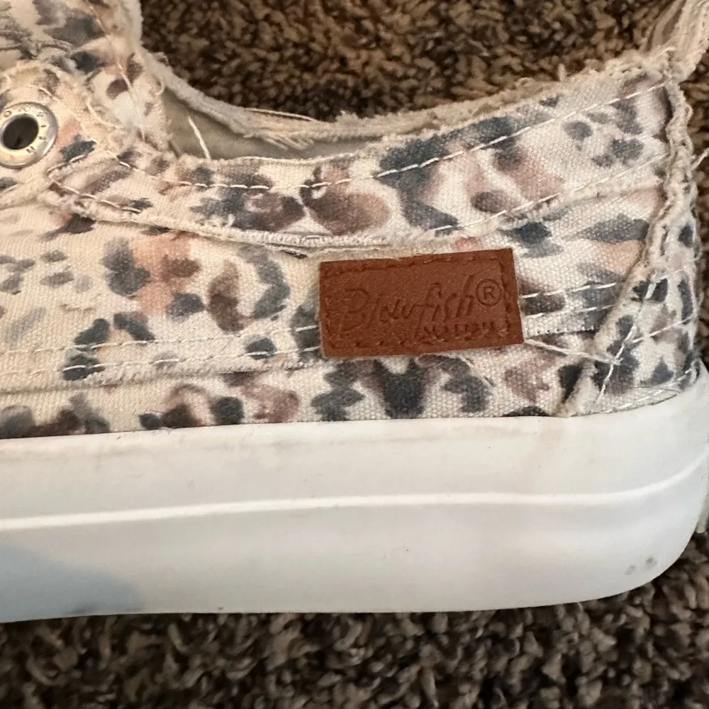 Blowfish Malibu Play sneaker - slip on with pastel design. Fit like a 7 womens - Image 4