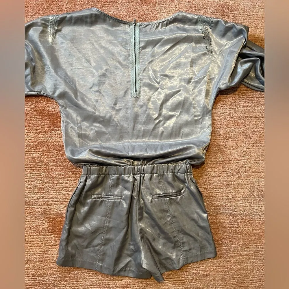 Satin with sparkles rompers - Image 4