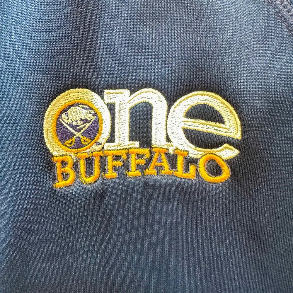 Therma Fit sweatshirt. One Buffalo logo with Buffalo Sabers emblem. SzM - Image 3