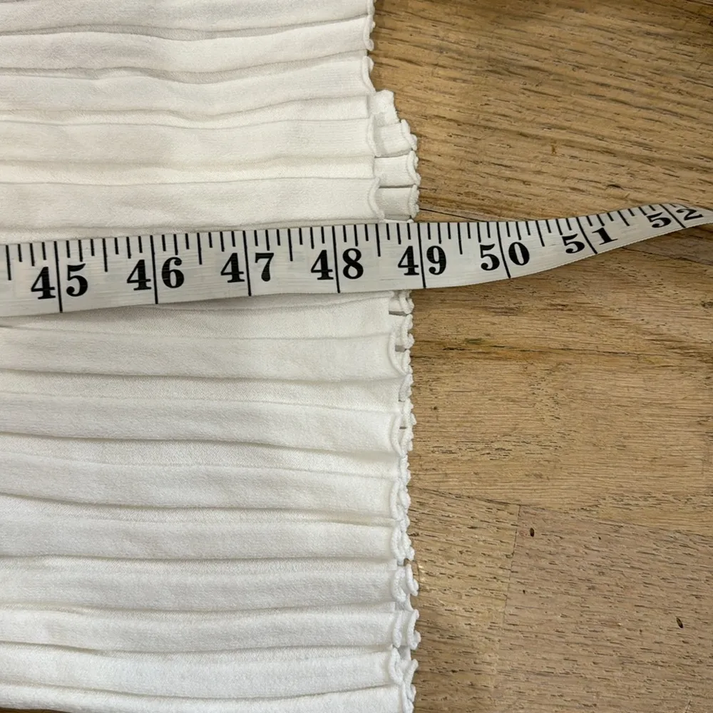 FRAME Ribbed Midi Sweater Dress in off-white - Image 7