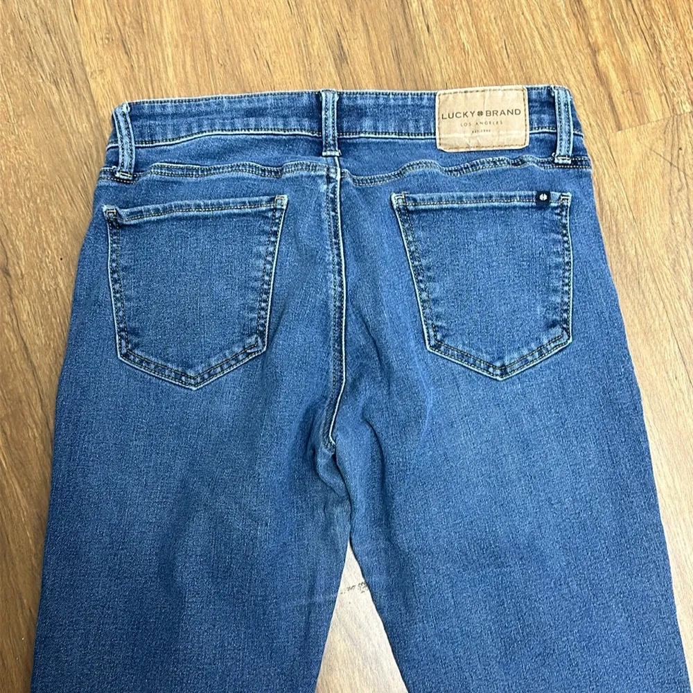 Lucky Brand Mid Rise Sweet Straight Sz 8/29R - Image 7