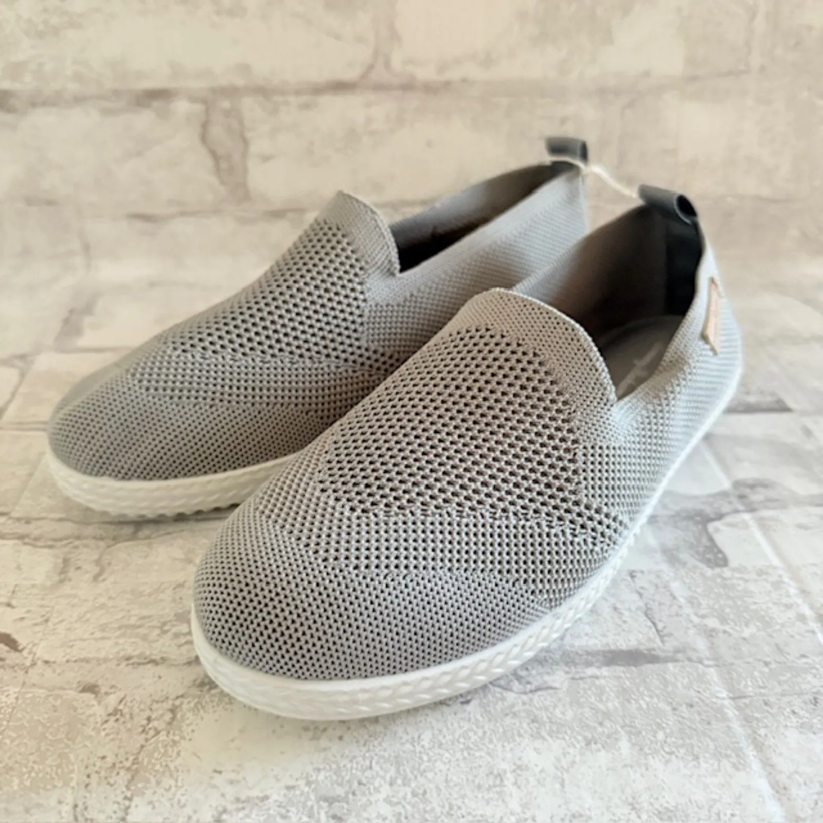 Tommy Bahama Sunset Gray Mesh Knit Slip On Walking Comfort Sneakers Women Sz 9 - Image 2