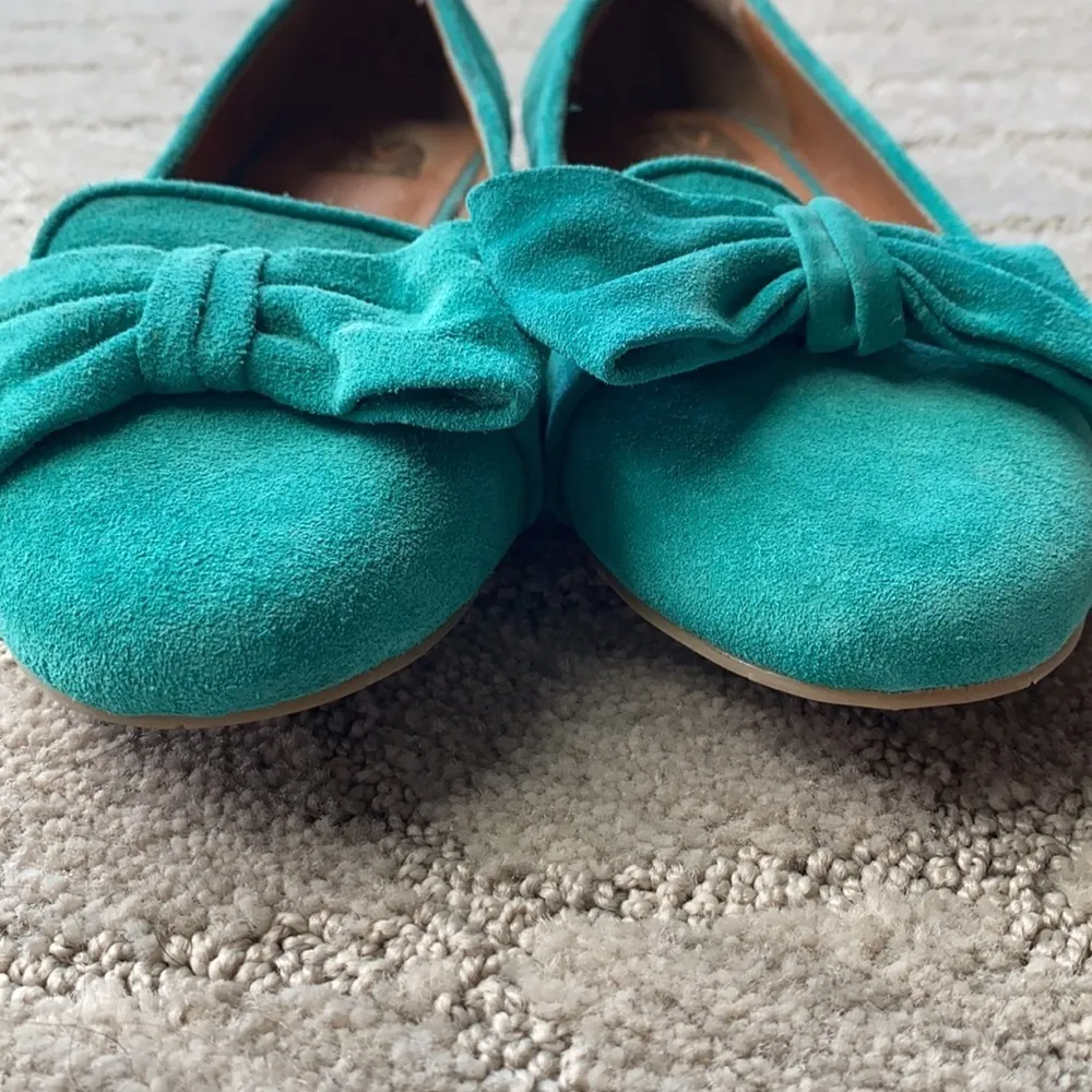 Dolce Vita Gillian suede bow accent flats loafers Size 6 - Image 5