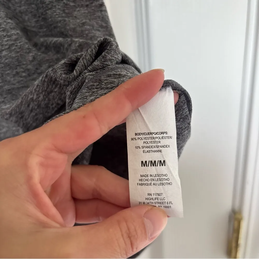 Reebok Gray Racerback Workout Tank Top Size Medium - Image 4