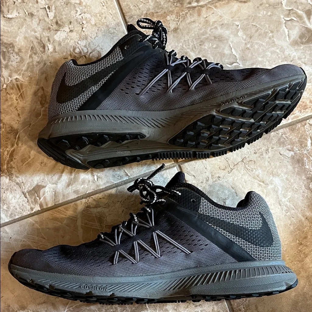 Nike H20 Repel Zoom Winflo 3 Ombre Black and Gray Athletic Sneakers - Size 9.5 - Image 3