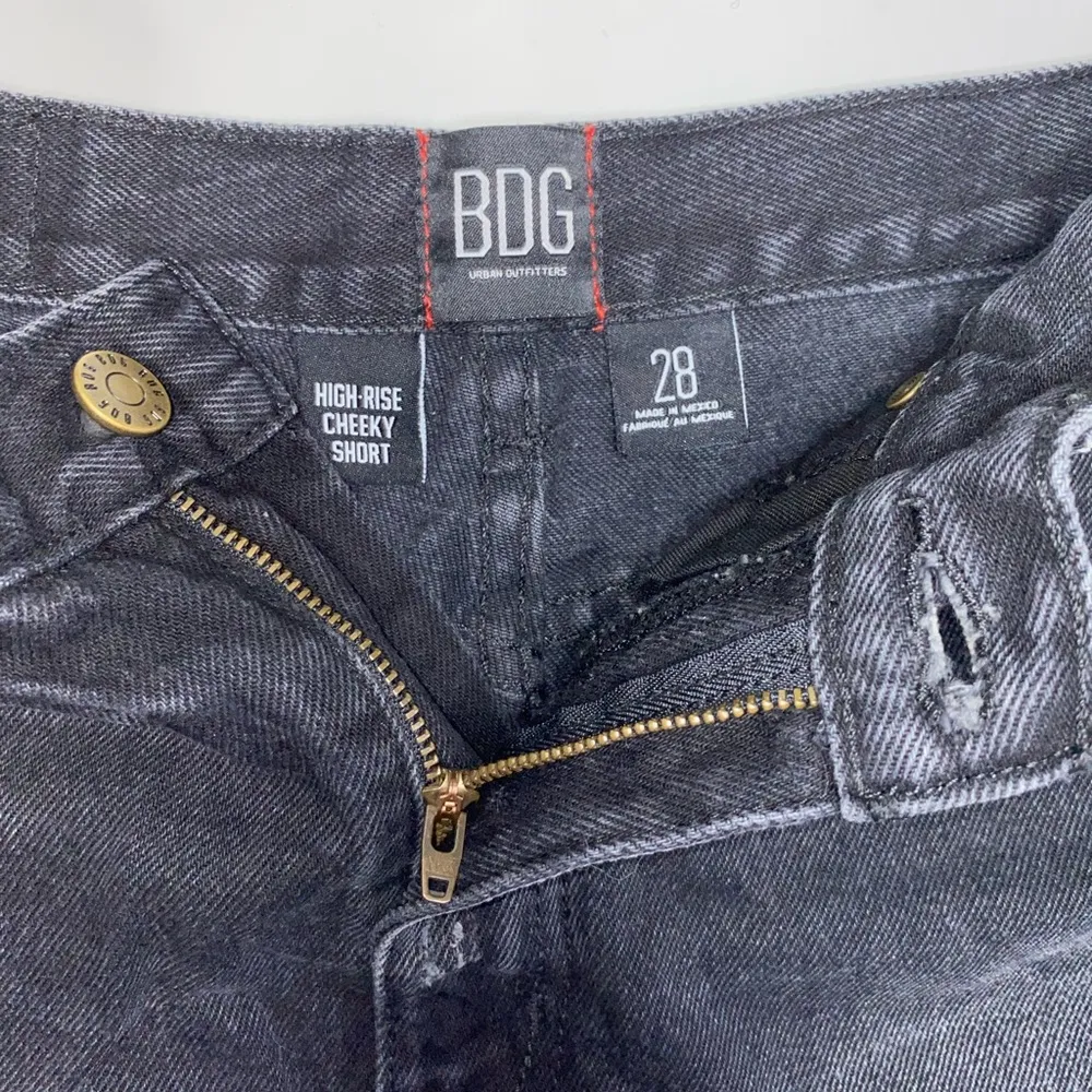 BDG Urban Outfitters Women's Black Shorts Size 28 - Image 2