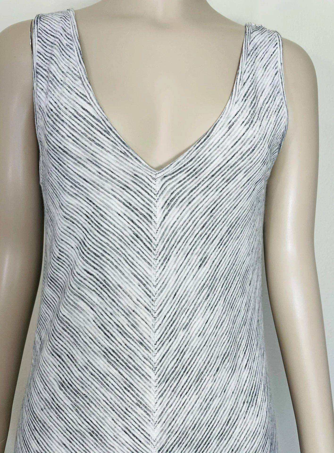 Loft Outlet Lounge Dress NWT! - Image 4