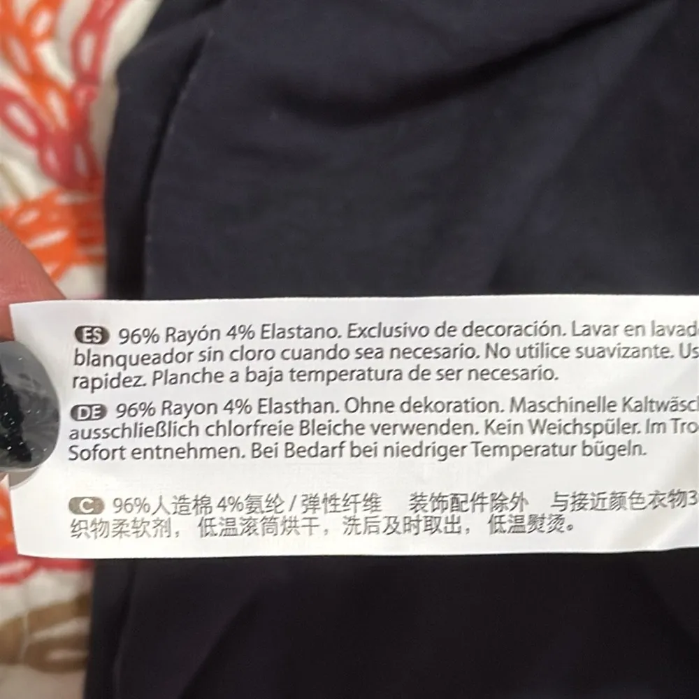 Marika women’s size large Black Sleeveless Top athletic gym wear lightweight nwt - Image 6