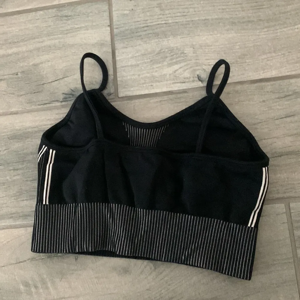 carbon 38 sports bra - Image 3