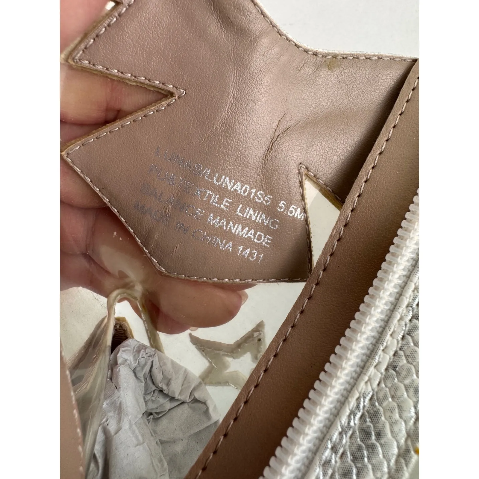 Betsey Johnson Luna Silver Snakeskin Star Clear‎ Vinyl Ankle Booties 5.5M Heels - Image 8