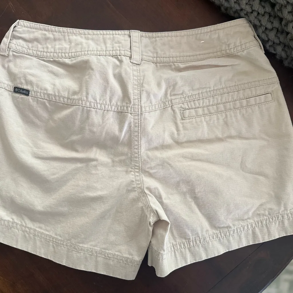 Beige Casual Columbia Shorts - Image 4