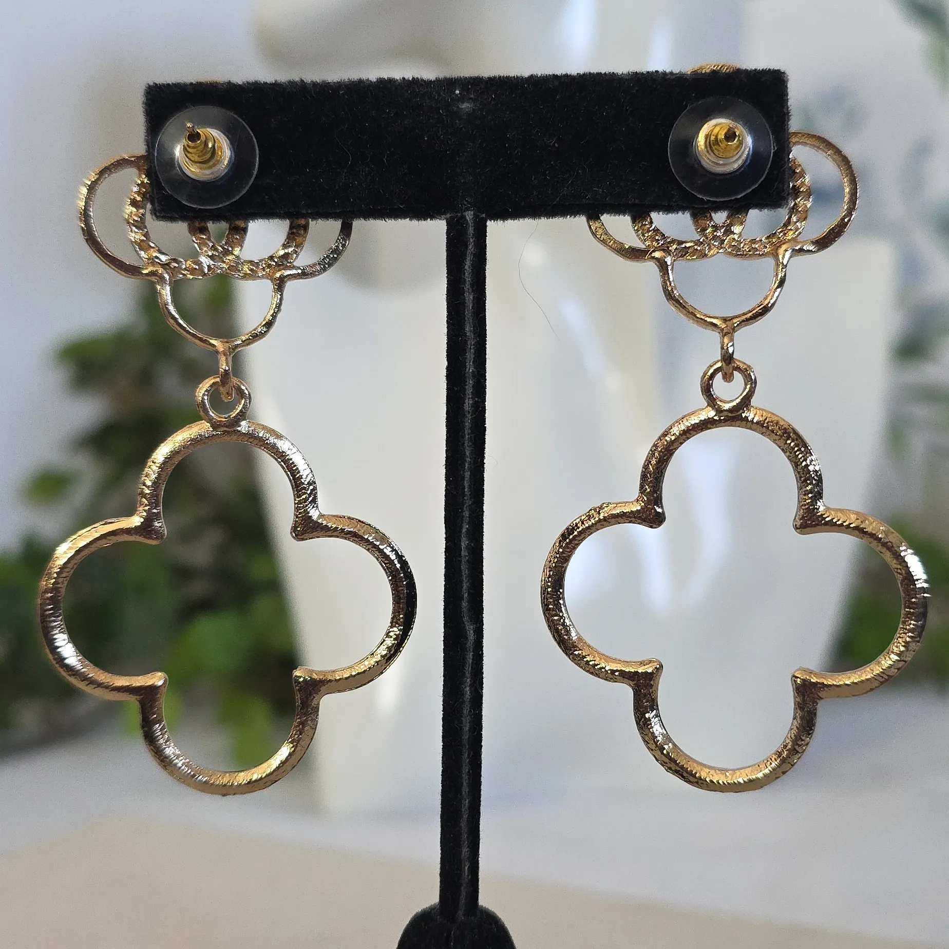 Gold and Fuschia Pink Crystal Clover Flower Drop Earrings - Image 5