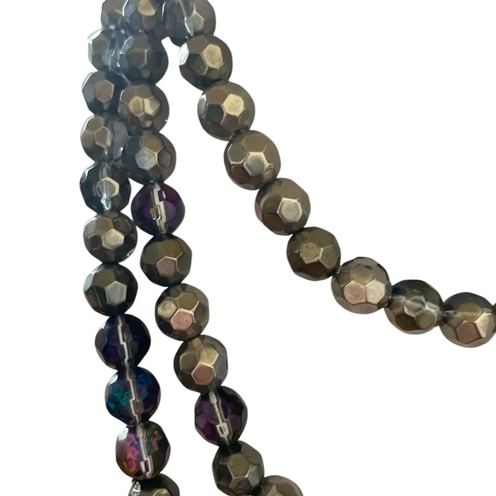 vera want Elegant iridescent metallic Beaded  layering necklace Necklace - Image 4