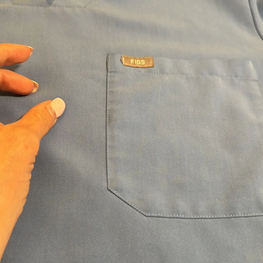 Figs light blue scrub top size L - Image 3