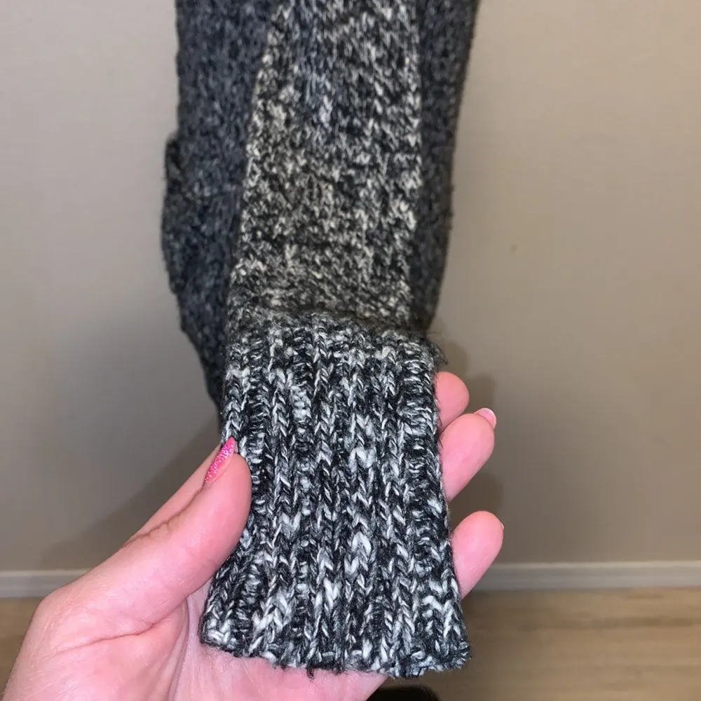 Mudd  heathered grey sequined v-neck button down sweater - Image 8