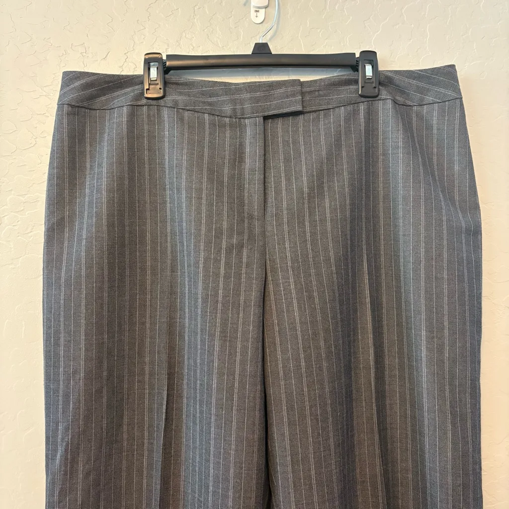 Pendleton 100% virgin wool gray white pinstripe dress pants size 18 - Image 2