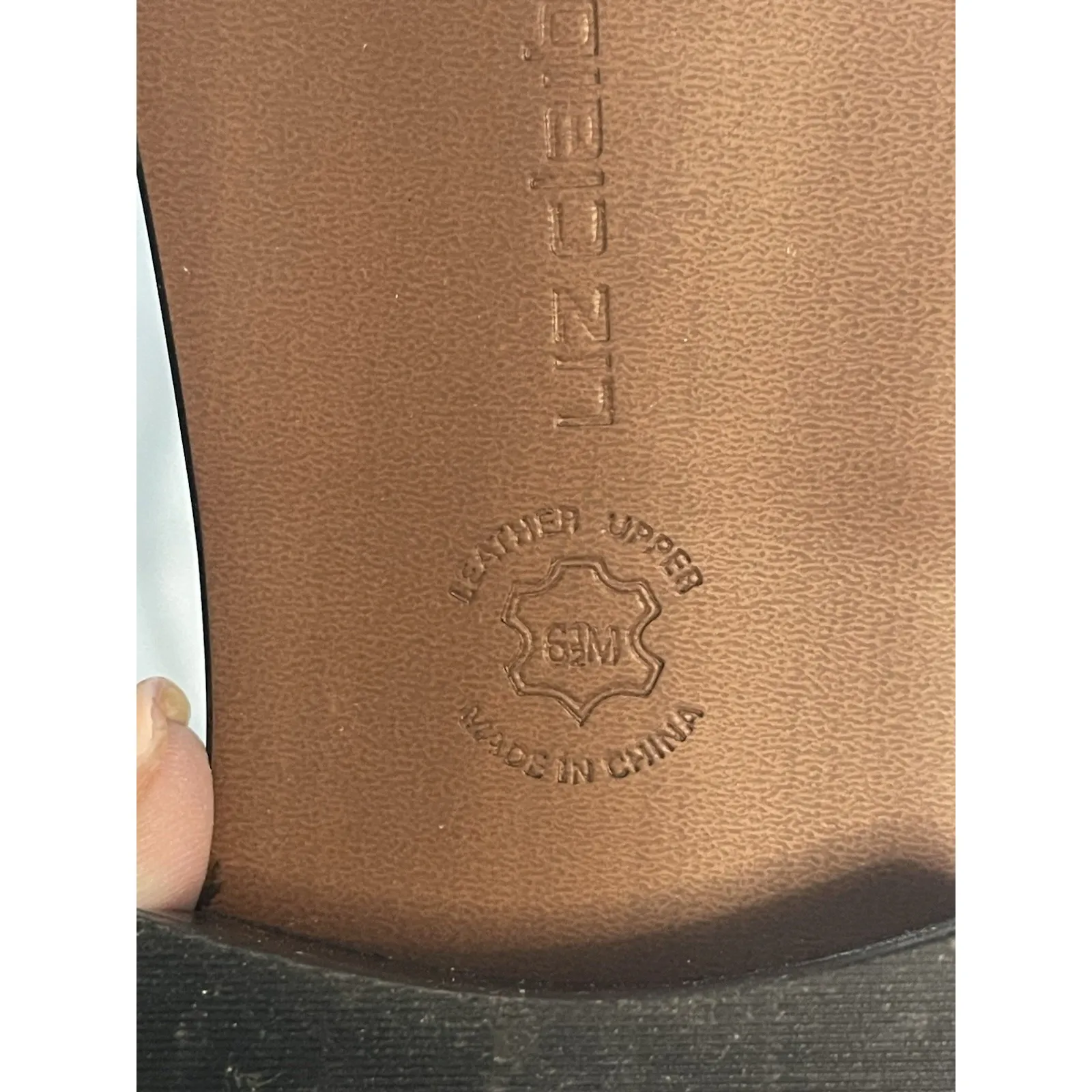 Liz Claiborne Sandals Womens Size 6.5 M Gold Slip On Low Heels Metallic Bin2 - Image 7