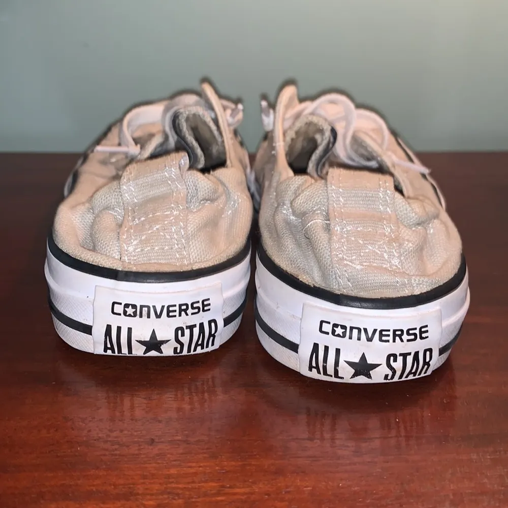 Women’s size 6 low rise grey converse - Image 3