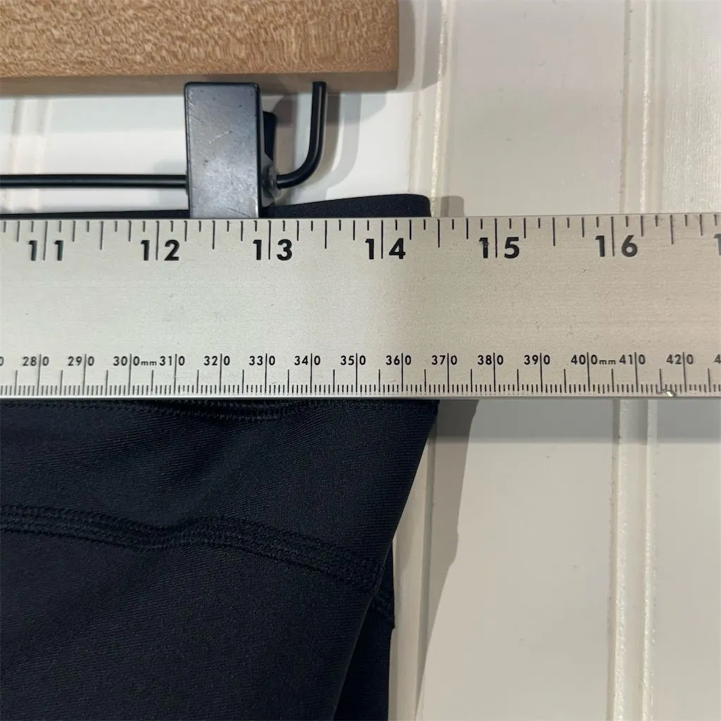 NWT Under Armour HeatGear Capri‎ Leggings Women’s L Black Compression Pants - Image 3