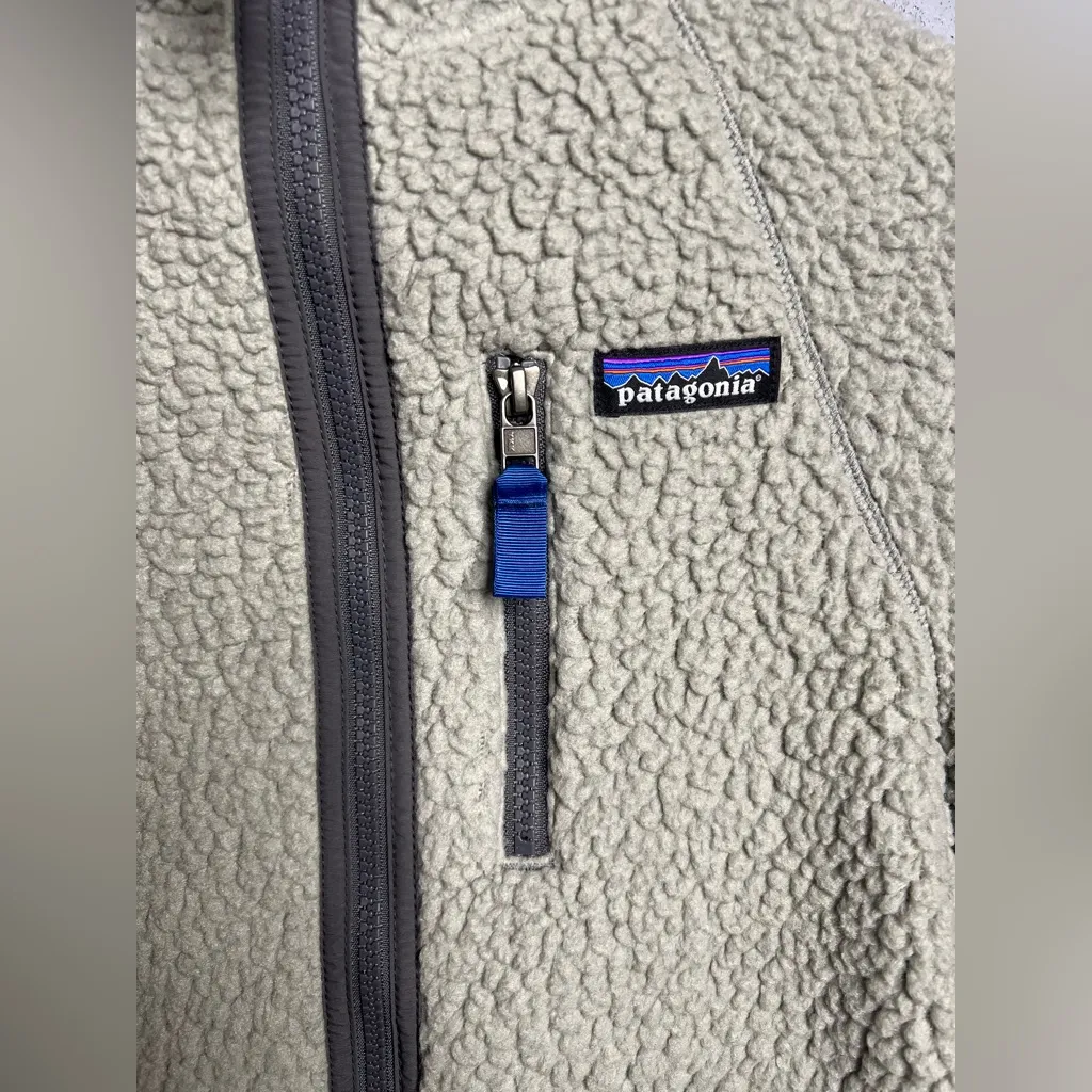 Patagonia Women’s Retro Pile Fleece Jacket. Size XXSmall in Gray - Image 3