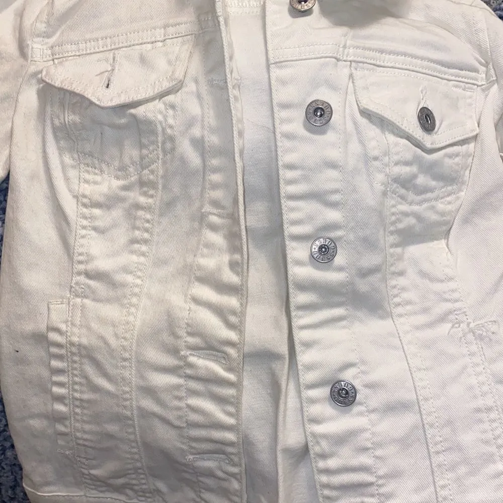 Guess ✨2xHP✨ White Denim Jacket✨ - Image 4