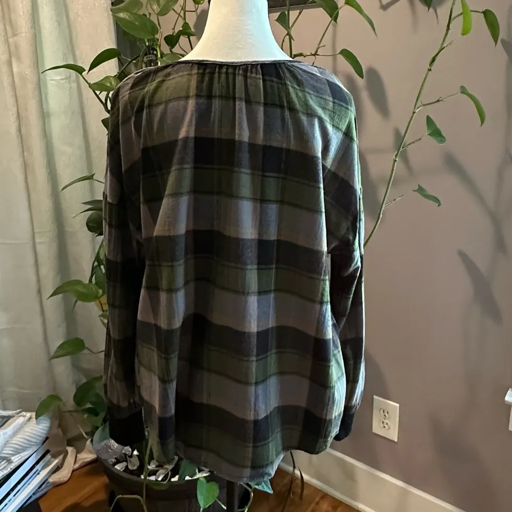 Juicy Couture Green and Black Plaid Blouse - Image 2